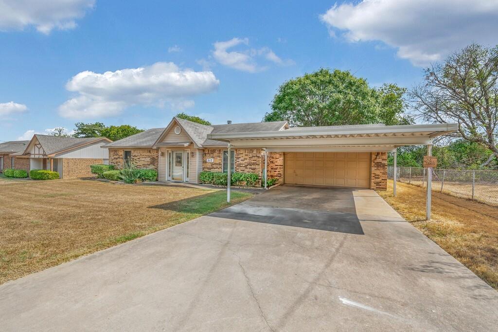 317 Williams Road Lorena, TX 76655 - Photo 2 of 28 Gallery Image 2