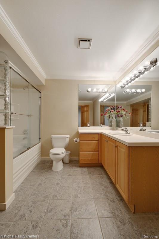 323 North Garner Road Milford, MI 48380 - Photo 49 of 56 Bathroom downstairs with dual access from bedroom and hallway