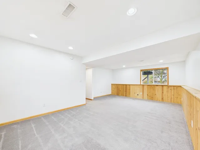 $370,000 | 415 Southwest 8th Avenue, Lonsdale, MN 55046