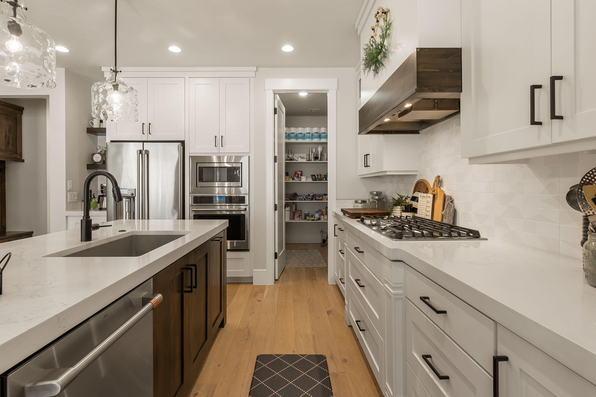 2952 East Yavin Way St. George, UT 84790 - Photo 14 of 39 Kitchen & Pantry
