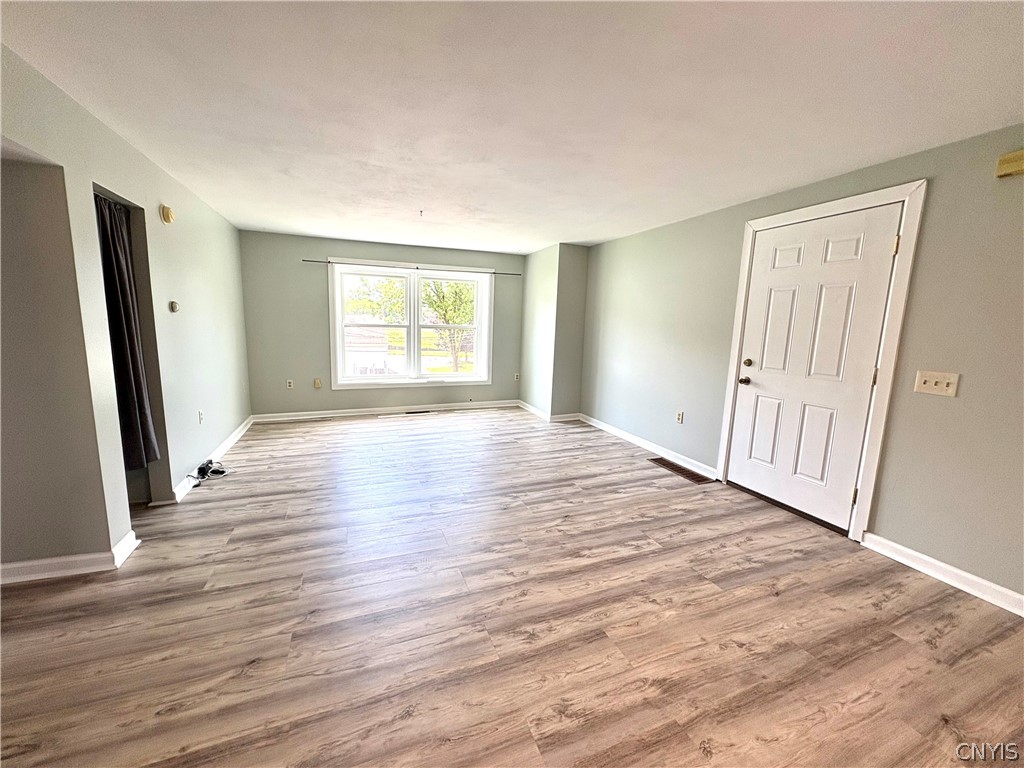 17 Cottage Street Auburn, NY 13021 - Photo 4 of 11