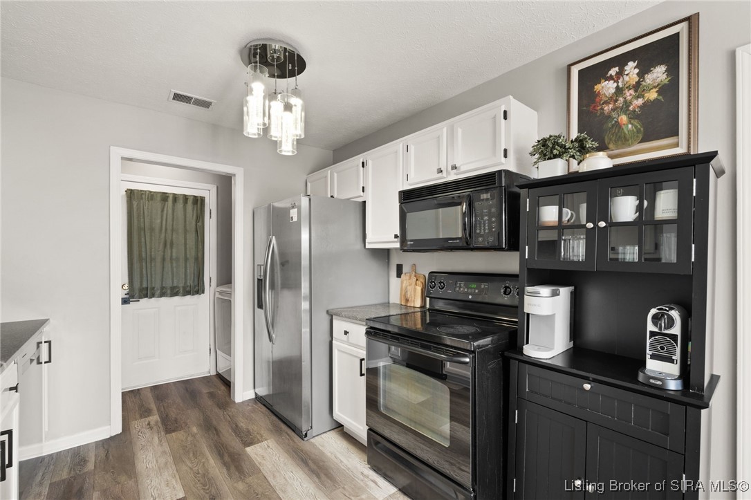 1304 High Meadow Road Jeffersonville, IN 47130 - Photo 17 of 35