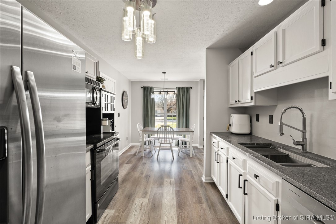 1304 High Meadow Road Jeffersonville, IN 47130 - Photo 18 of 35