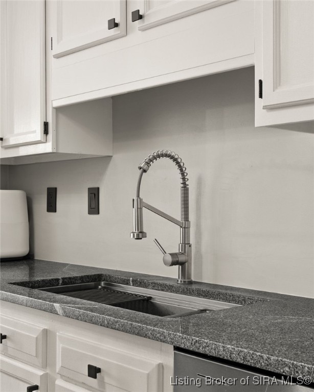 1304 High Meadow Road Jeffersonville, IN 47130 - Photo 19 of 35