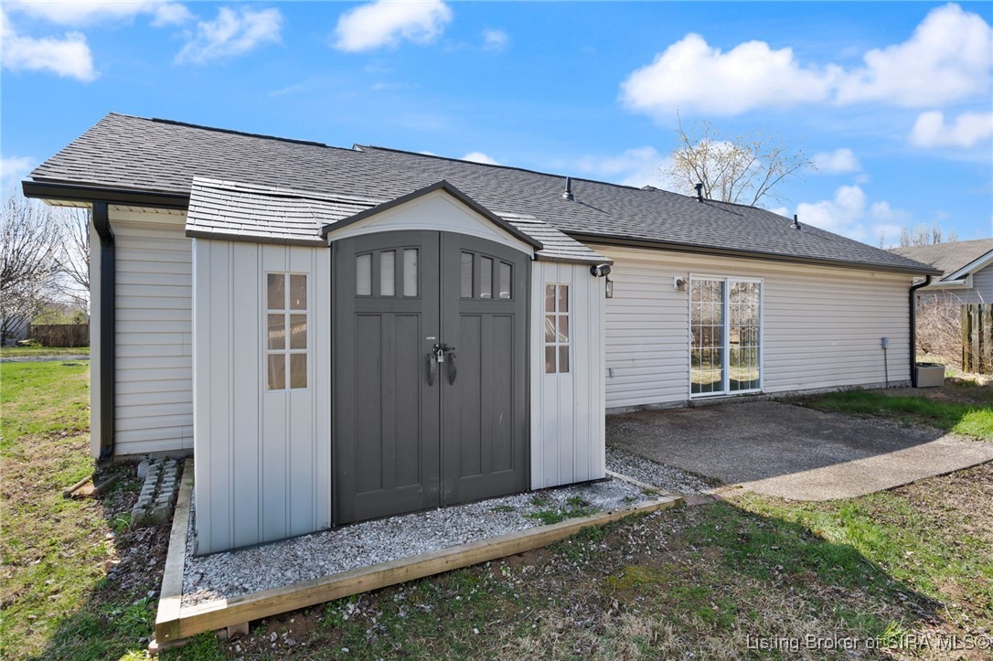 1304 High Meadow Road Jeffersonville, IN 47130 - Photo 30 of 35