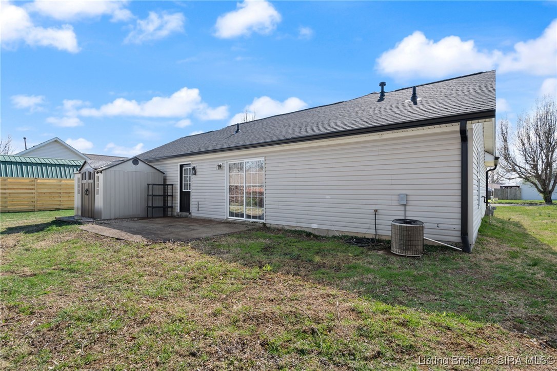 1304 High Meadow Road Jeffersonville, IN 47130 - Photo 31 of 35