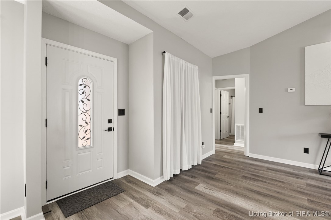 1304 High Meadow Road Jeffersonville, IN 47130 - Photo 4 of 35