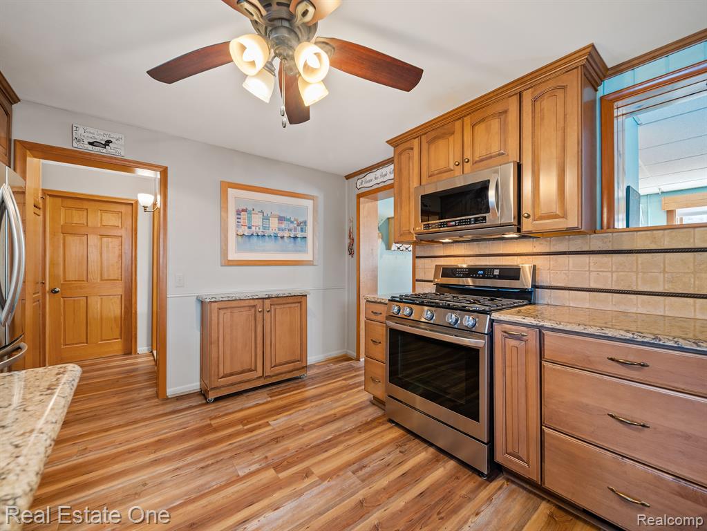 5888 Bullard Road Fenton, MI 48430 - Photo 9 of 41