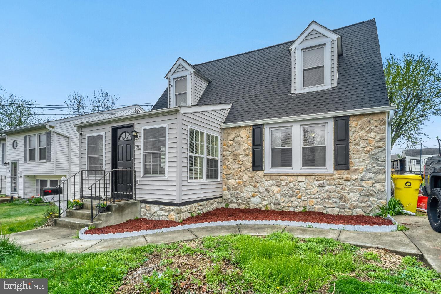 211 Lake Road Pasadena, MD 21122 - Photo 1 of 18