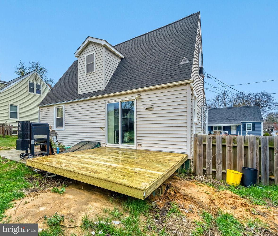 211 Lake Road Pasadena, MD 21122 - Photo 17 of 18