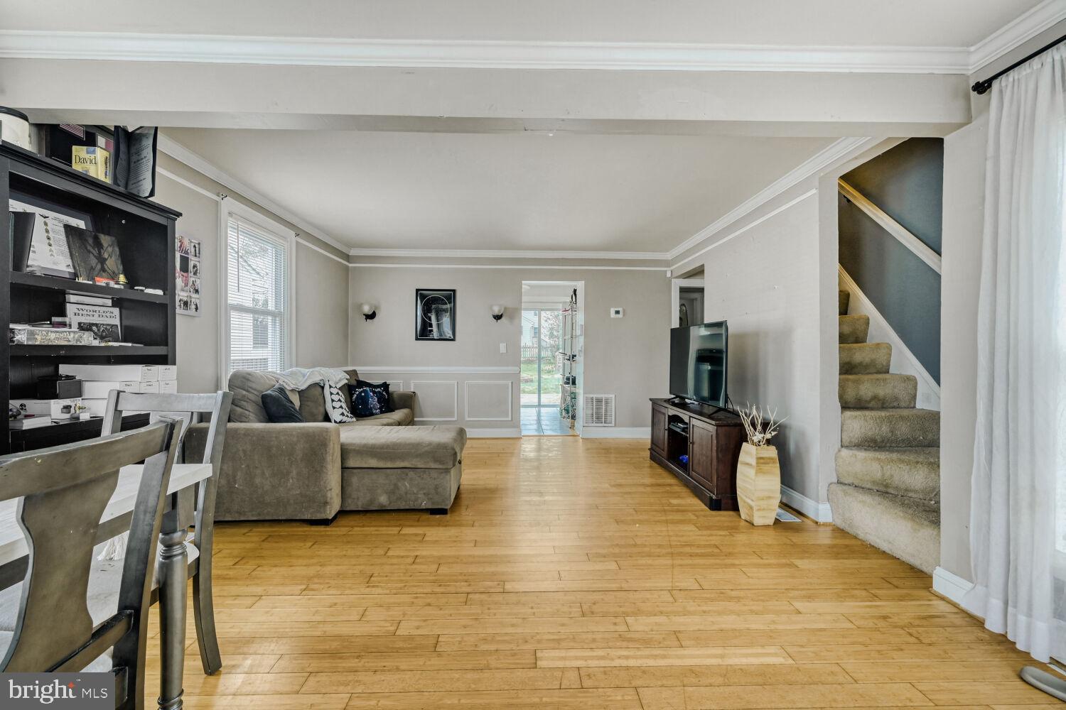 211 Lake Road Pasadena, MD 21122 - Photo 4 of 18