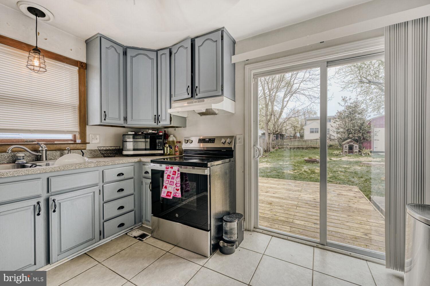 211 Lake Road Pasadena, MD 21122 - Photo 8 of 18