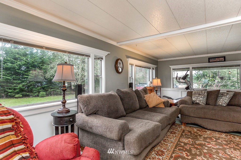 2746 Wood Road Oak Harbor, WA 98277 - Photo 4 of 25 Gallery Image 4
