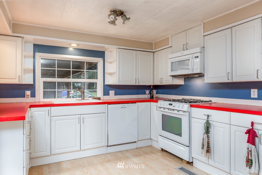 2746 Wood Road Oak Harbor, WA 98277 - Photo 9 of 25 Gallery Image 9