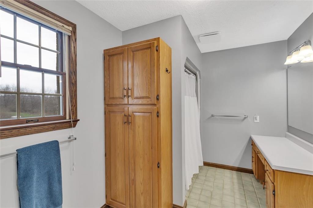 339 Lindsay Road Zelienople, PA 16063 - Photo 25 of 50