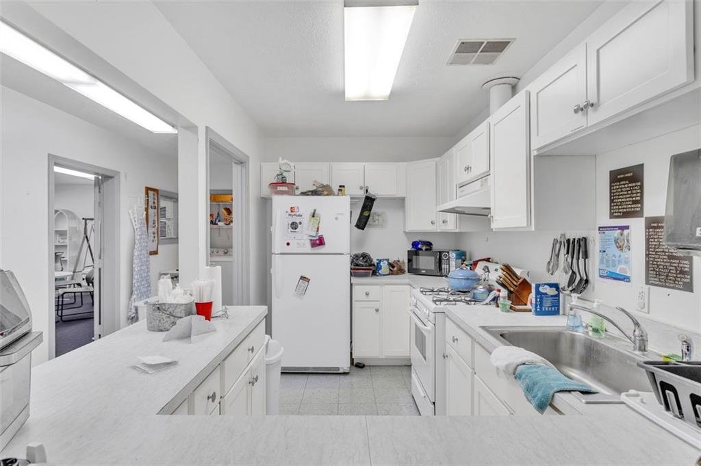 339 Lindsay Road Zelienople, PA 16063 - Photo 38 of 50