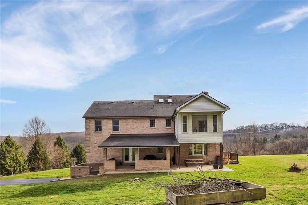 339 Lindsay Road Zelienople, PA 16063 - Photo 4 of 50