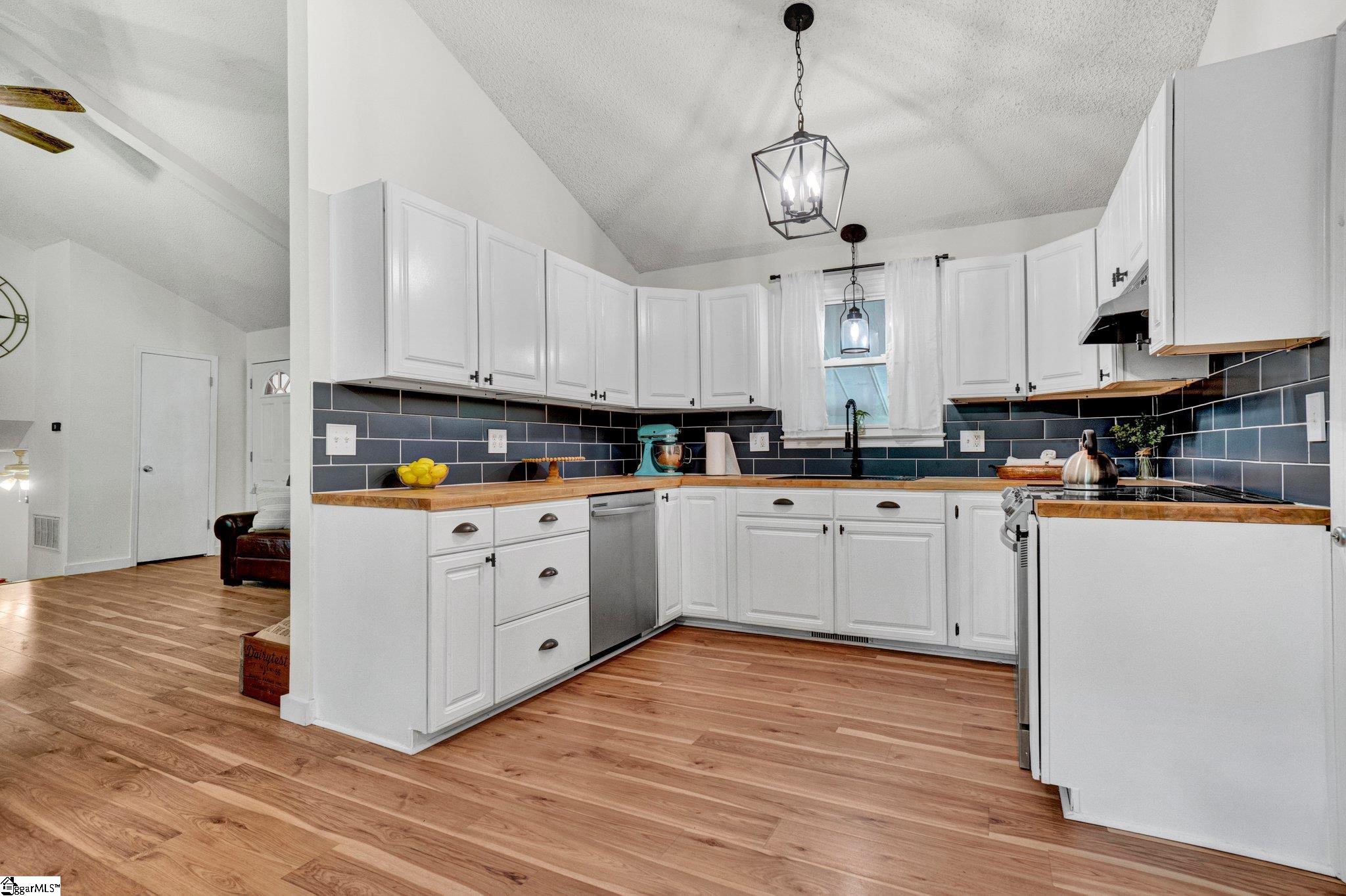 405 Wilson Bridge Road Fountain Inn, SC 29644 - Photo 11 of 43