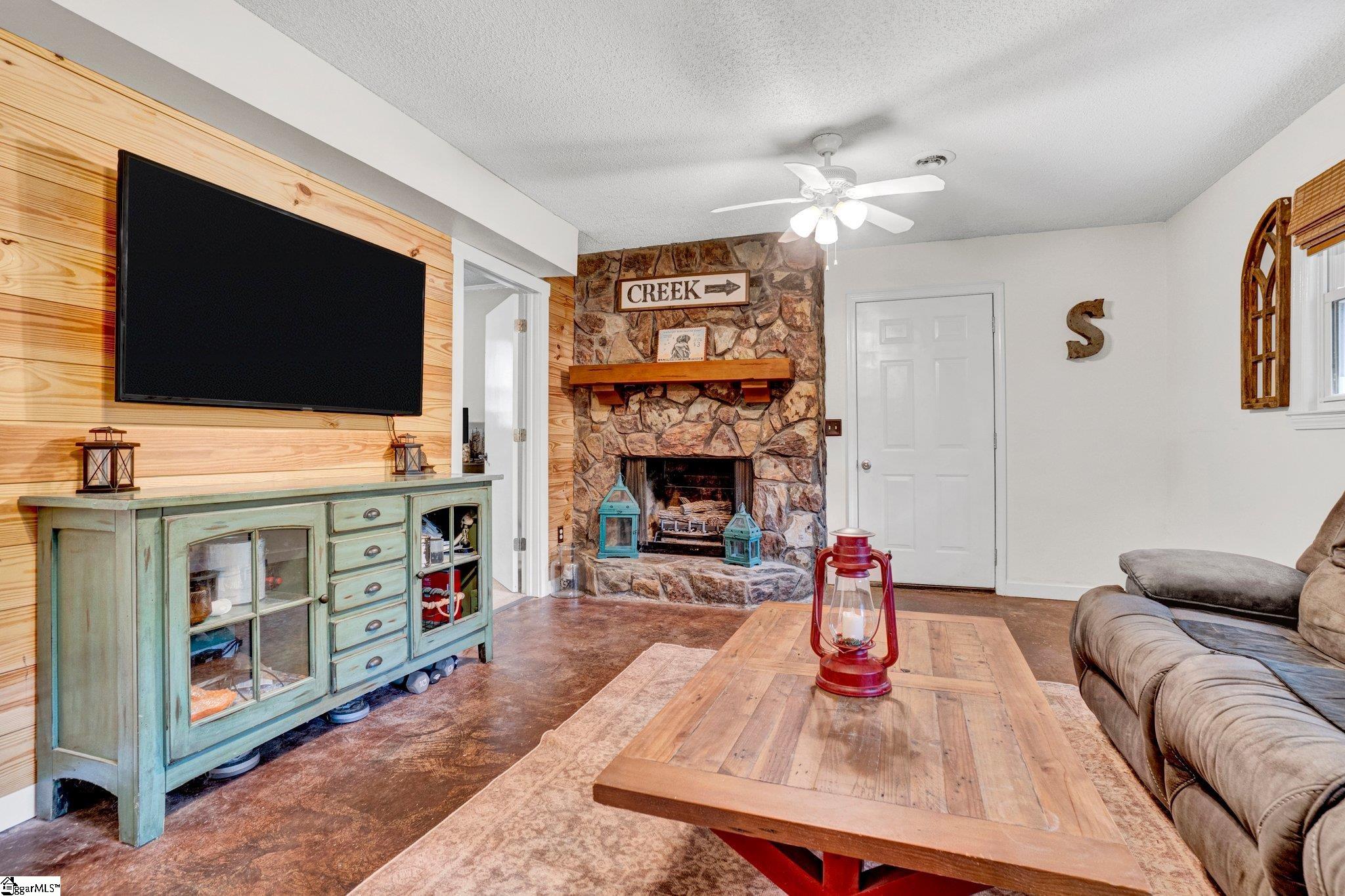 405 Wilson Bridge Road Fountain Inn, SC 29644 - Photo 14 of 43