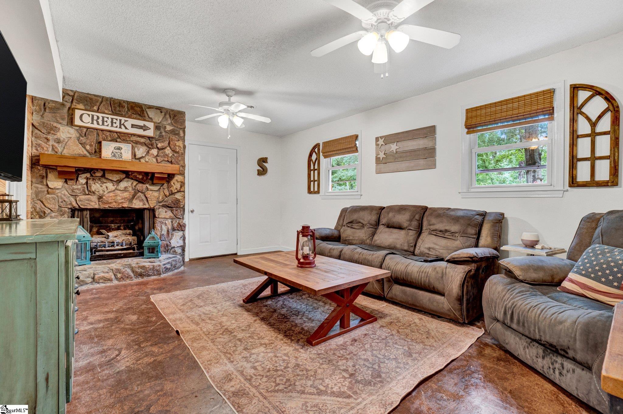 405 Wilson Bridge Road Fountain Inn, SC 29644 - Photo 15 of 43