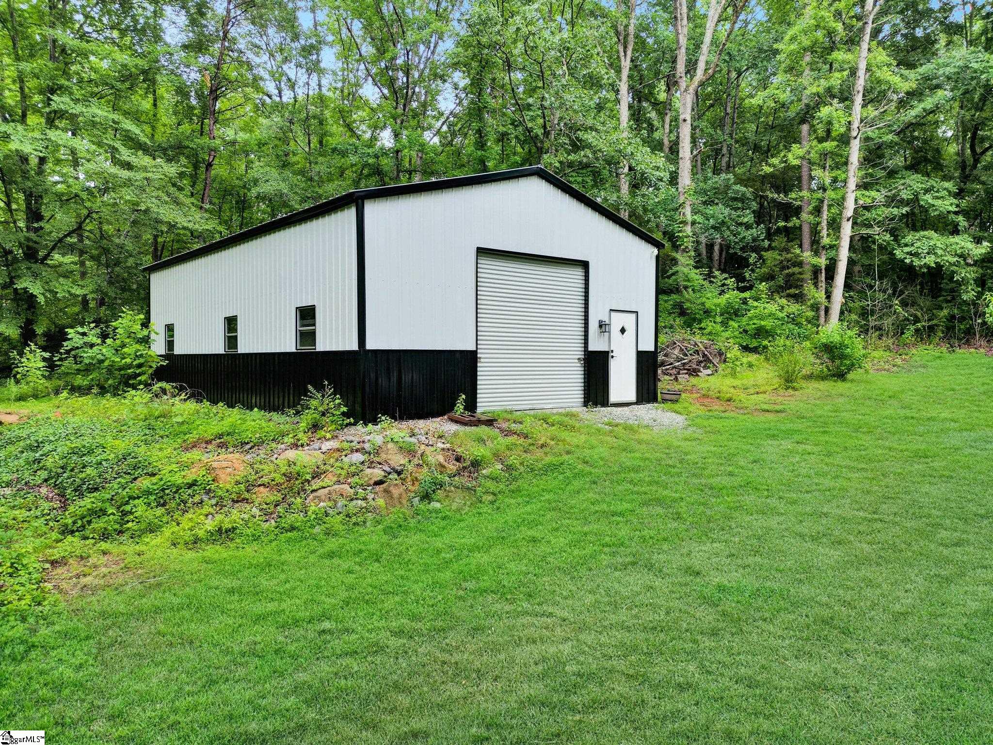 405 Wilson Bridge Road Fountain Inn, SC 29644 - Photo 2 of 43