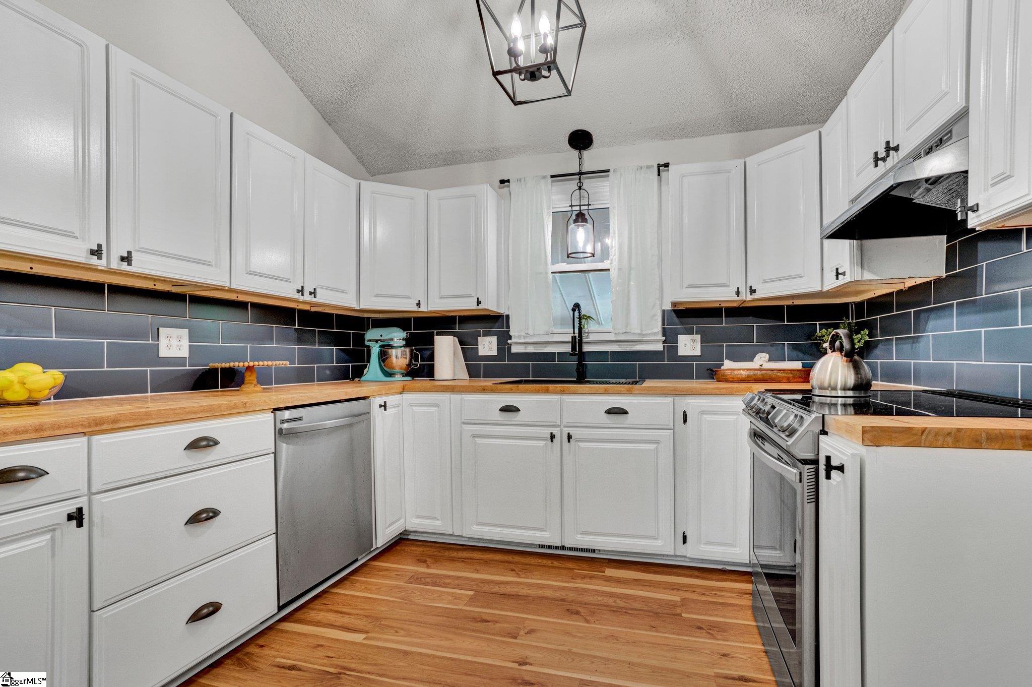405 Wilson Bridge Road Fountain Inn, SC 29644 - Photo 9 of 43