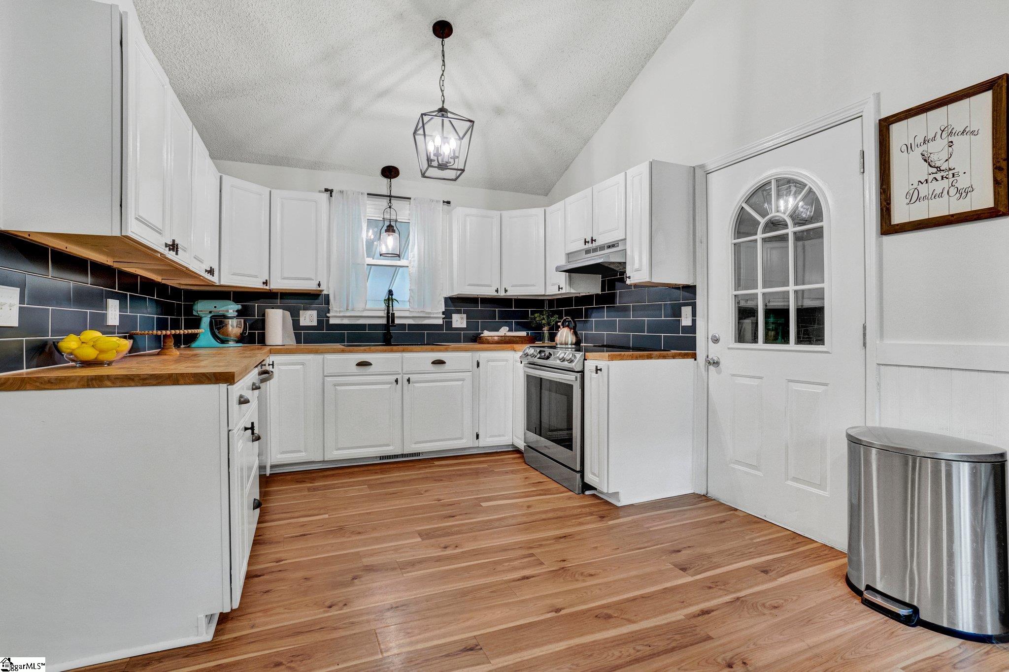 405 Wilson Bridge Road Fountain Inn, SC 29644 - Photo 10 of 43