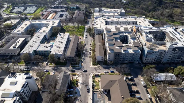 $2,700 | 1100 West 25th Street, Unit 101, Austin, TX 78705