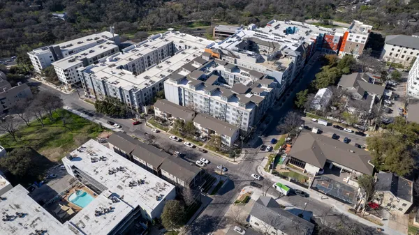 $2,700 | 1100 West 25th Street, Unit 101, Austin, TX 78705