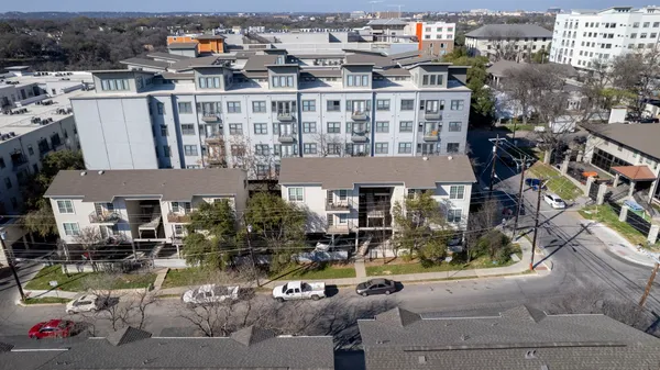 $2,700 | 1100 West 25th Street, Unit 101, Austin, TX 78705