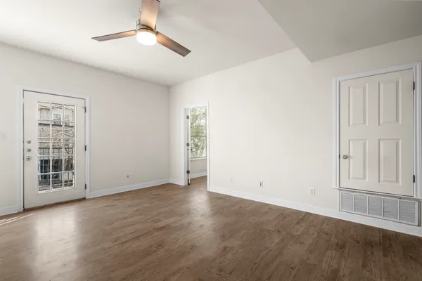 $2,700 | 1100 West 25th Street, Unit 101, Austin, TX 78705