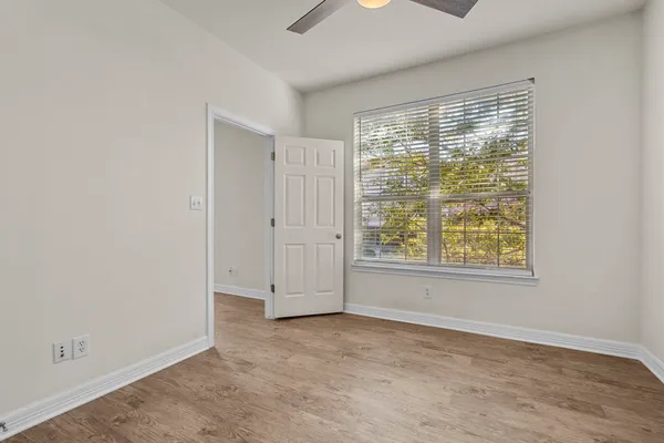 $2,700 | 1100 West 25th Street, Unit 101, Austin, TX 78705