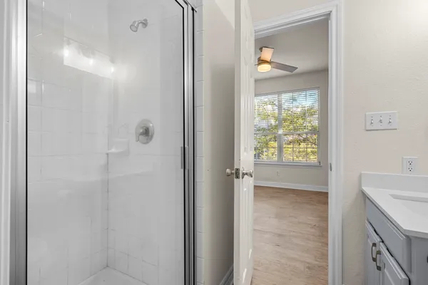 $2,700 | 1100 West 25th Street, Unit 101, Austin, TX 78705