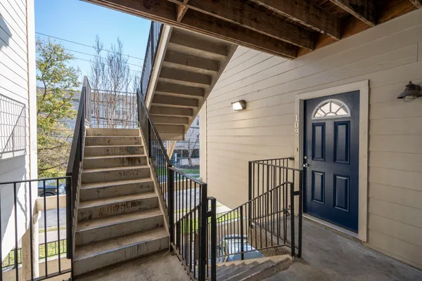 $2,700 | 1100 West 25th Street, Unit 101, Austin, TX 78705