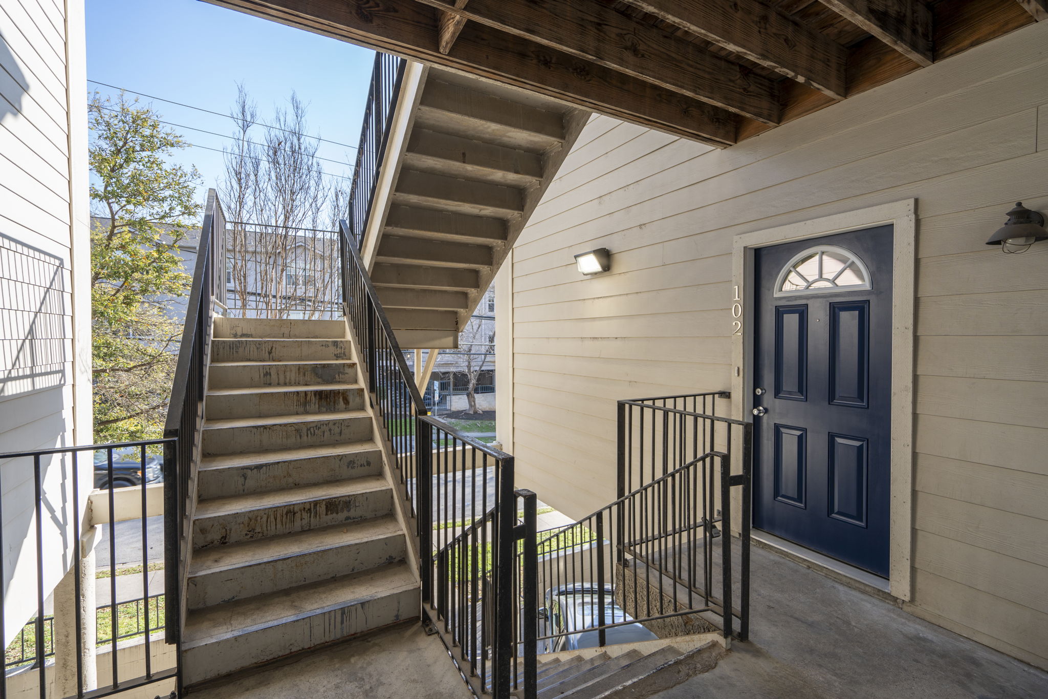 1100 West 25th Street, Unit 101 Austin, TX 78705 - Photo 4 of 39 a view of entryway