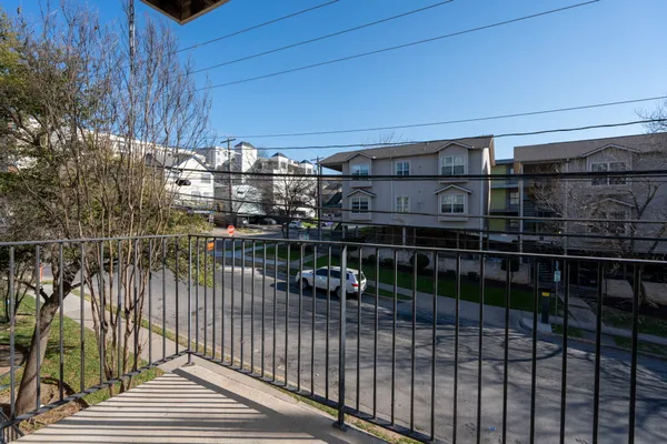 $2,700 | 1100 West 25th Street, Unit 101, Austin, TX 78705