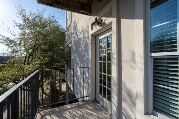 $2,700 | 1100 West 25th Street, Unit 101, Austin, TX 78705
