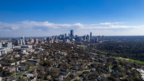 $2,700 | 1100 West 25th Street, Unit 101, Austin, TX 78705