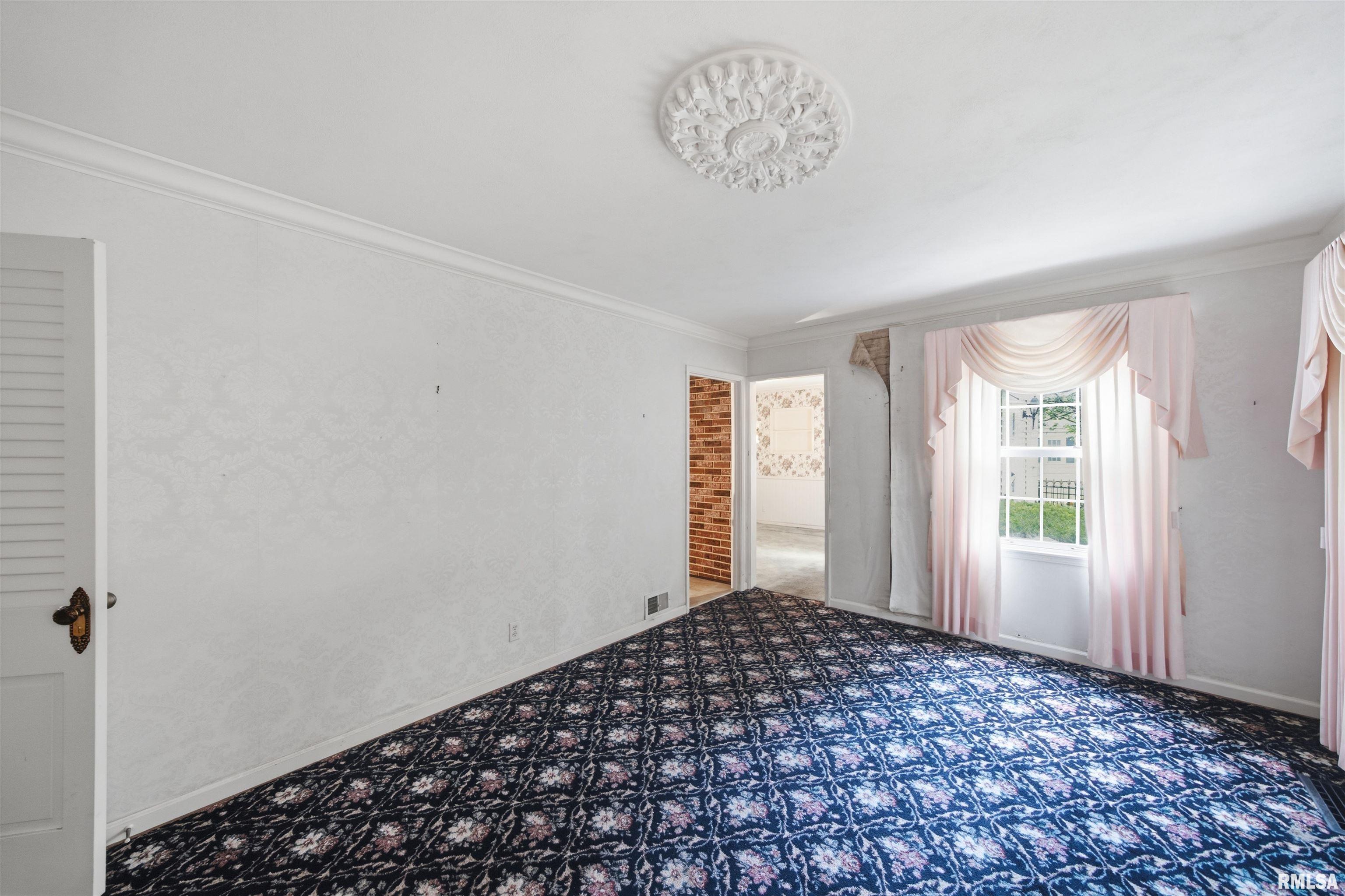 315 West Stonegate Road Peoria, IL 61614 - Photo 4 of 53 Gallery Image 4