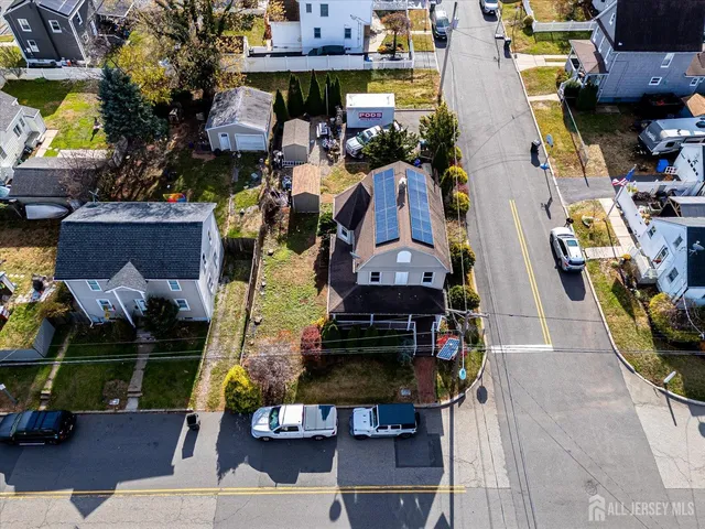 a view of entryway with outdoor area