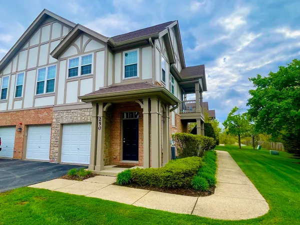 $335,000 | 210 Rosehall Drive, Unit 250, Lake Zurich, IL 60047