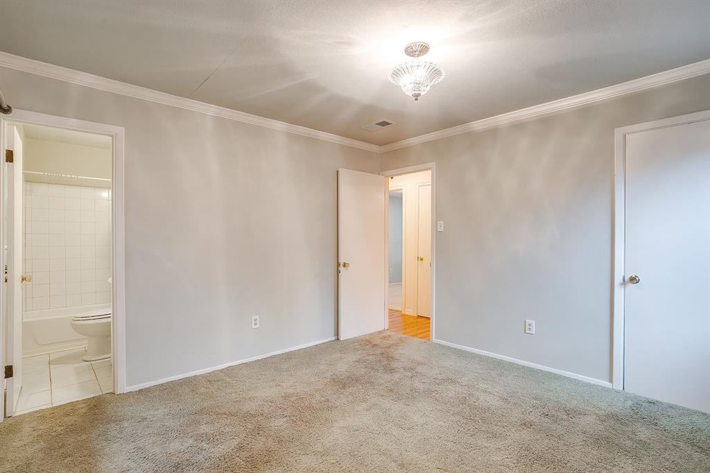 856 Broadway Avenue Euless, TX 76040 - Photo 19 of 35 a view of an empty room
