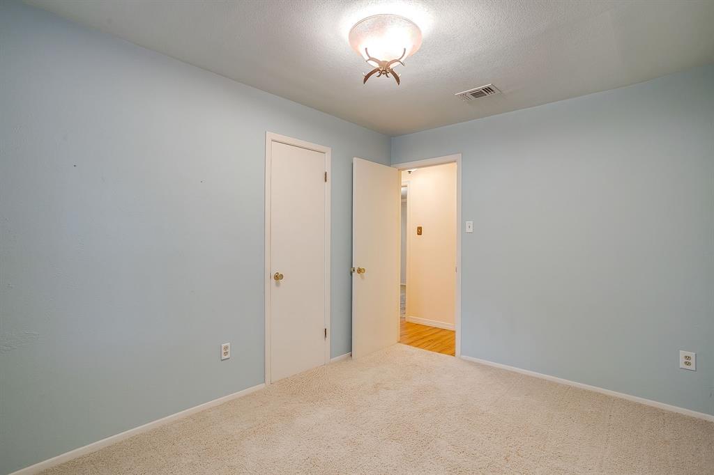 856 Broadway Avenue Euless, TX 76040 - Photo 24 of 35 a view of an empty room