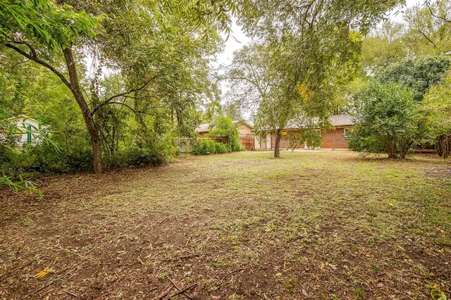 $269,000 | 856 Broadway Avenue, Euless, TX 76040