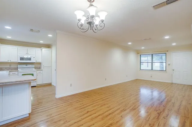 $269,000 | 856 Broadway Avenue, Euless, TX 76040