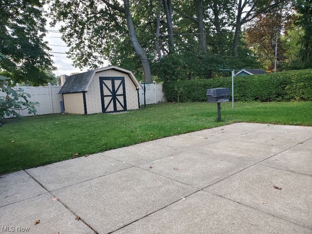 12221 Reno Drive Parma, OH 44130 - Photo 5 of 29