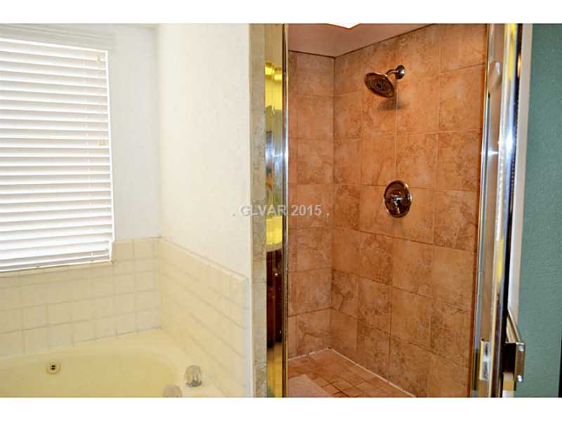 77 Westheimer Road Henderson, NV 89074 - Photo 24 of 35 Master Bath/Spa.