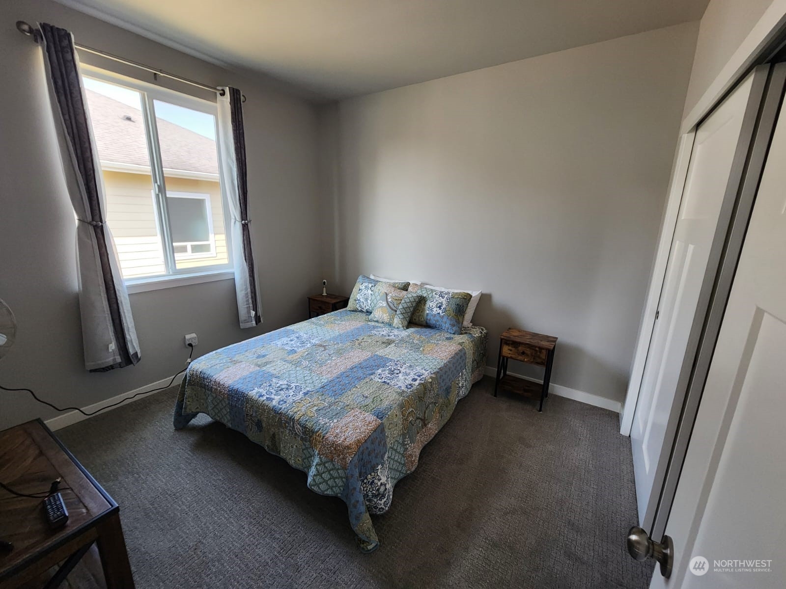 3297 Prill Road Centralia, WA 98531 - Photo 14 of 20 a bedroom with a bed and a window