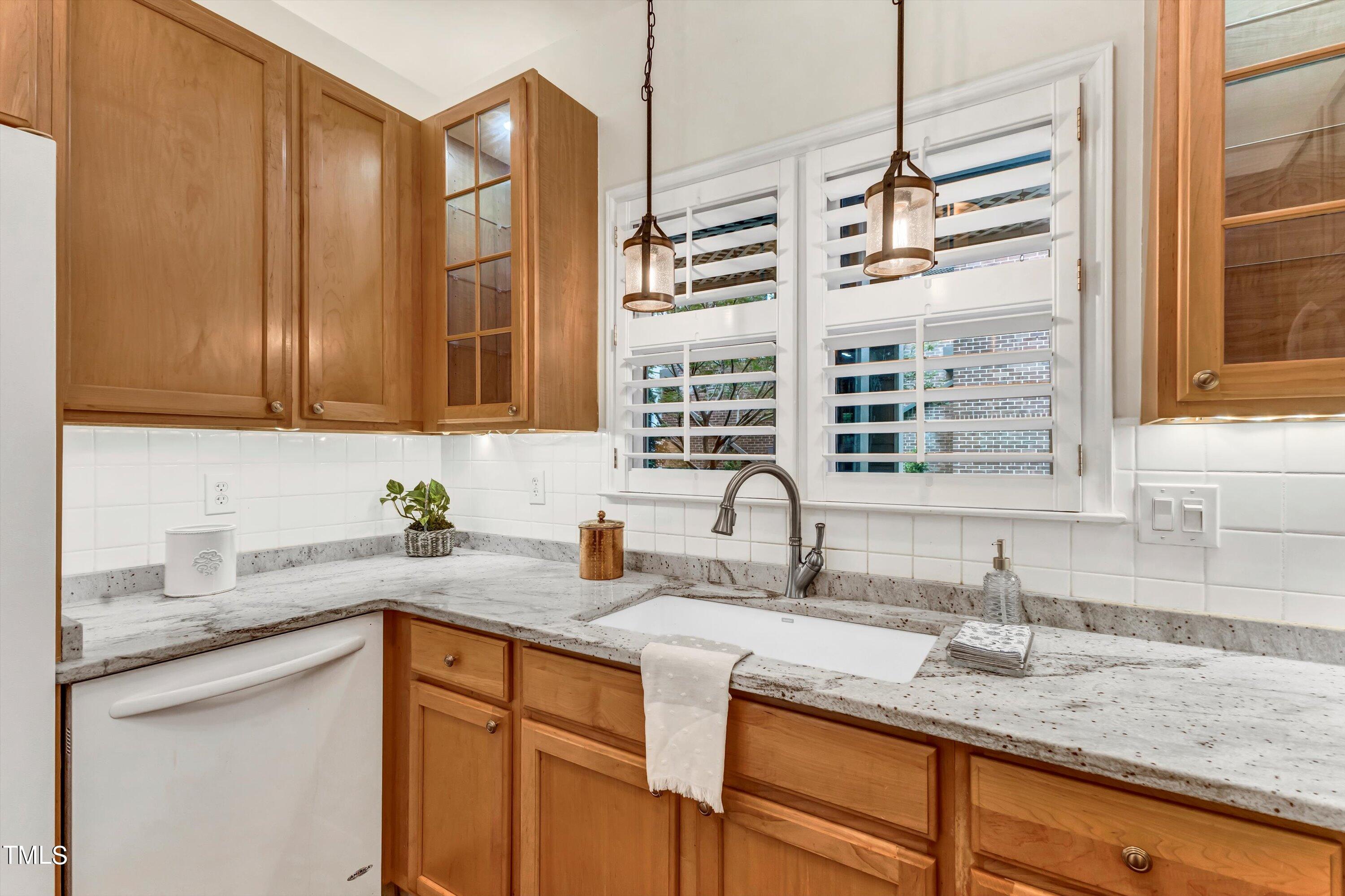 750 Washington Street, Unit 102 Raleigh, NC 27605 - Photo 9 of 44 17-TIM_1301