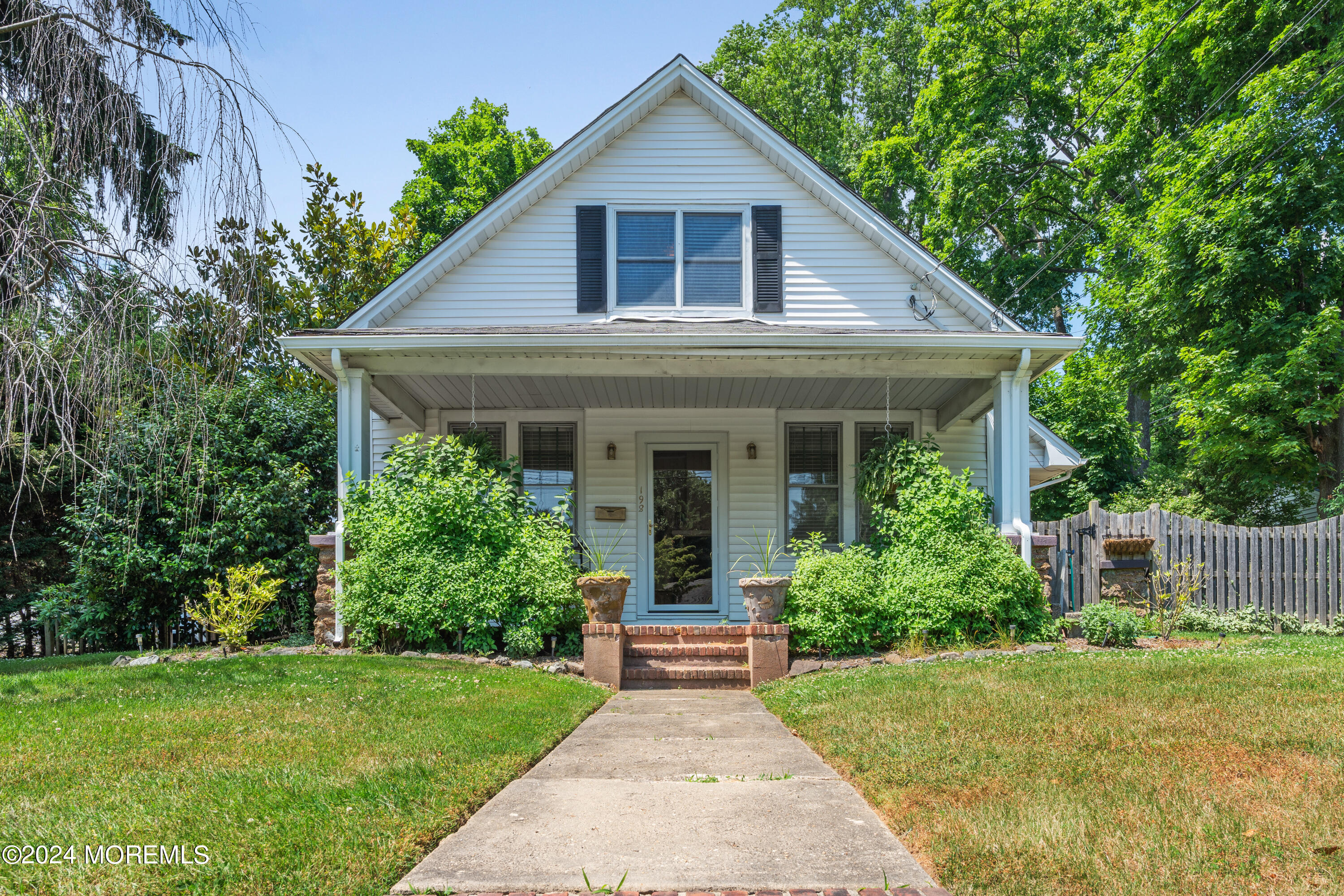 198 Pinckney Road Little Silver, NJ 07739 - Photo 1 of 20 a front view of a house with garden